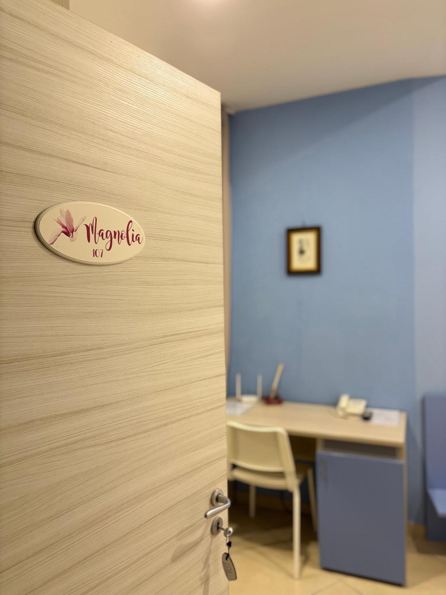 Serena Rooms Solofra Exterior photo