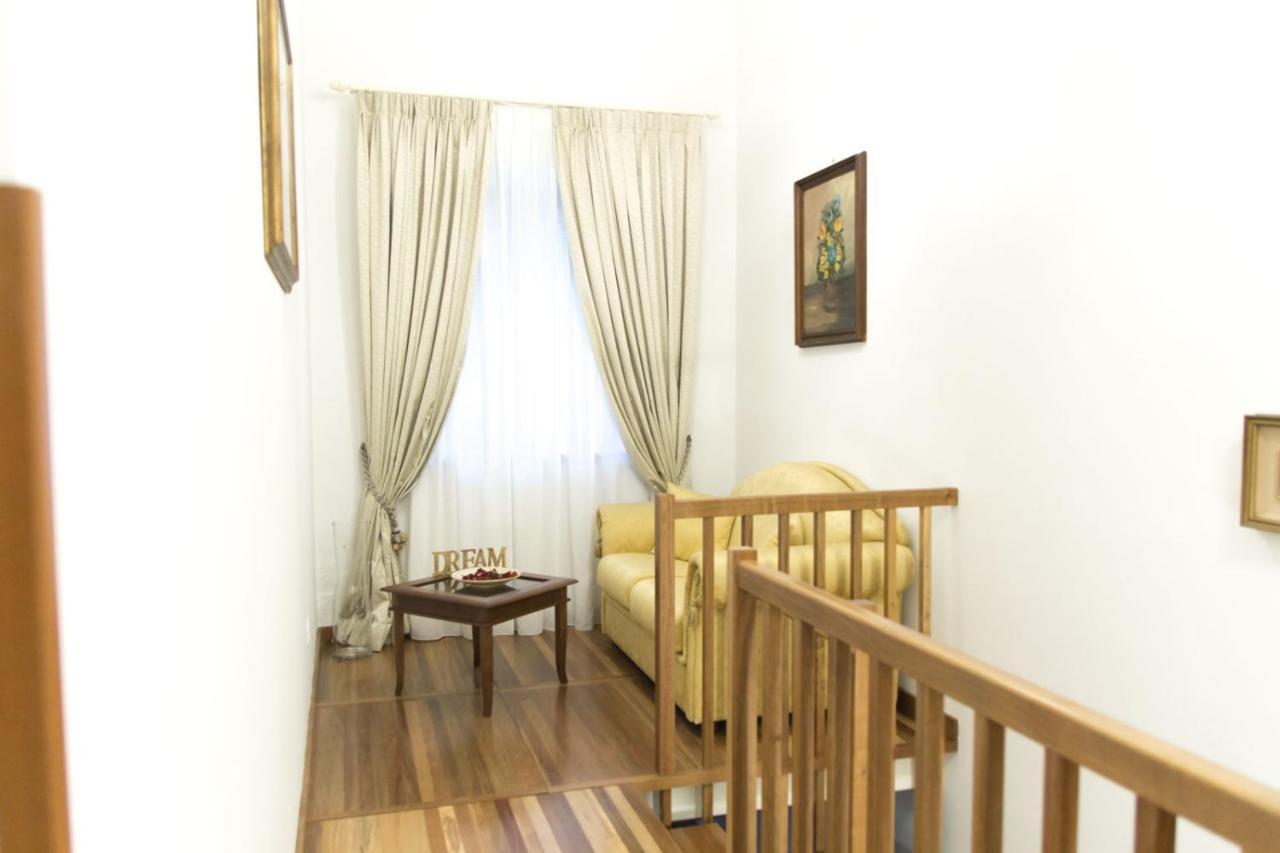 Serena Rooms Solofra Exterior photo